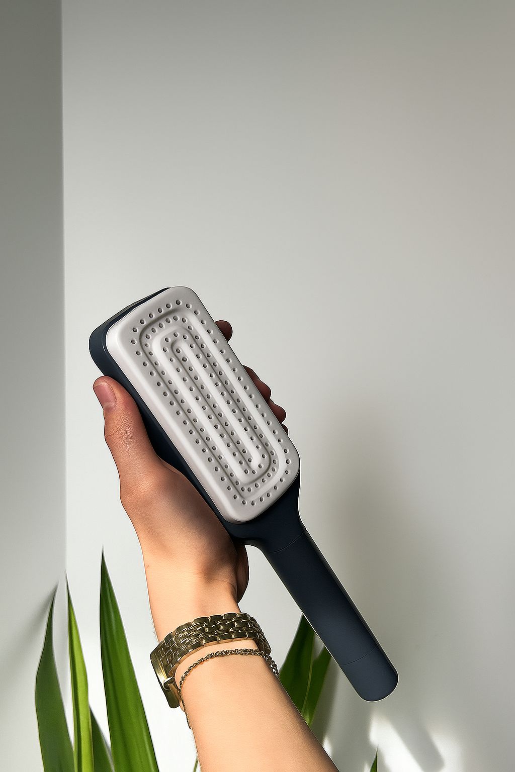 Self Cleaning Hairbrush